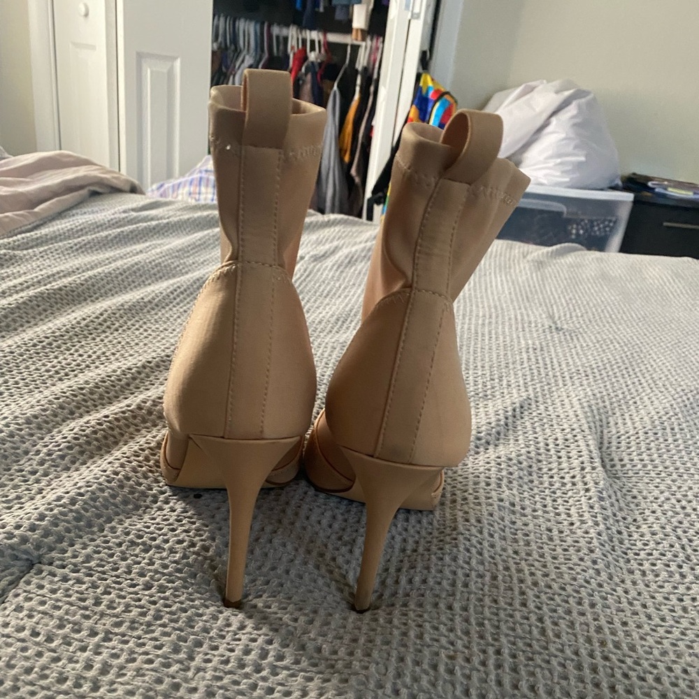 Open toe Booties - Picture 3 of 5